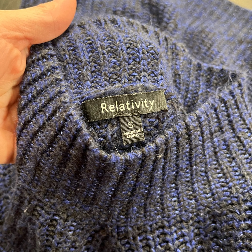 🔥Relativity mock-neck sweater size small - Picture 7 of 9